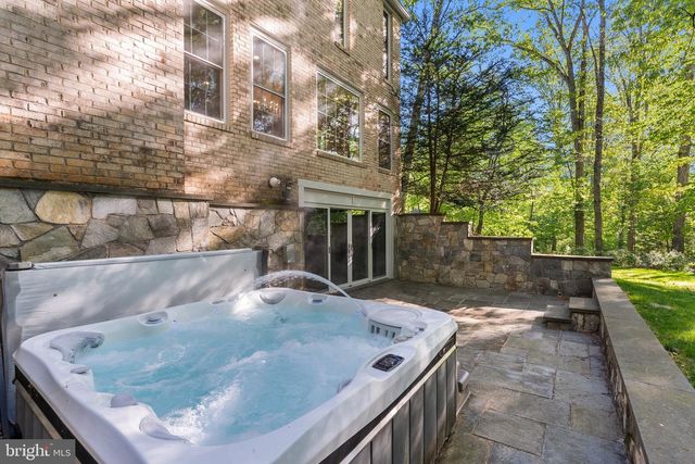 3121 TRENHOLM DR, Oakton, VA 22124