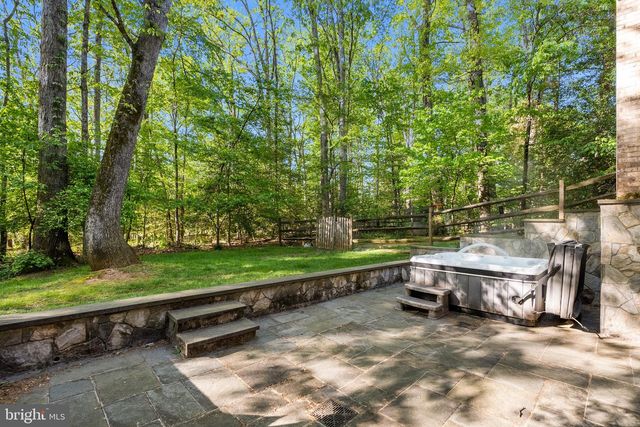 3121 TRENHOLM DR, Oakton, VA 22124