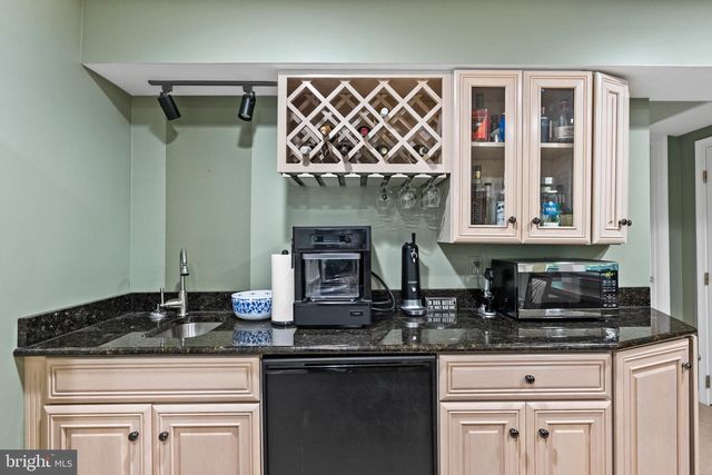 3121 TRENHOLM DR, Oakton, VA 22124