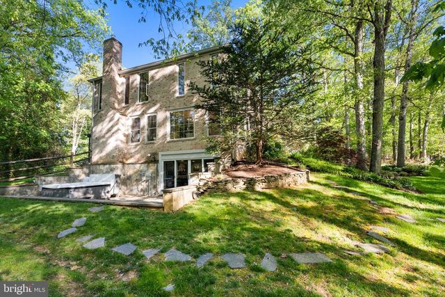 3121 TRENHOLM DR, Oakton, VA 22124