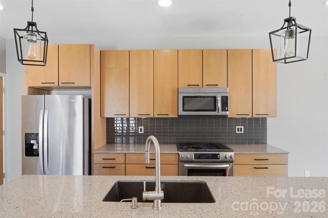 919 Westbrook Drive A, Charlotte, NC 28202