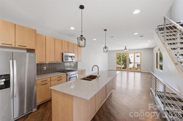 919 Westbrook Drive A, Charlotte, NC 28202