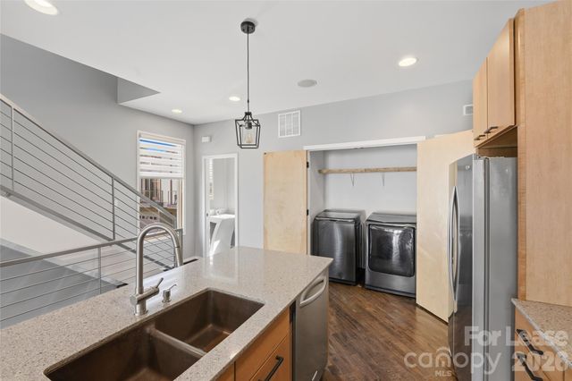 919 Westbrook Drive A, Charlotte, NC 28202