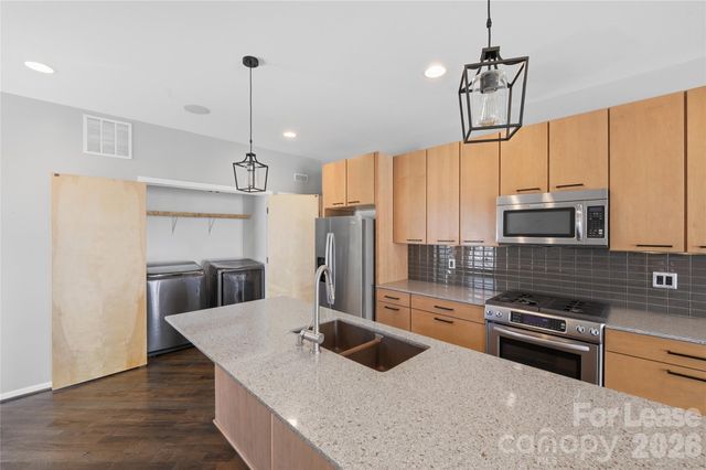 919 Westbrook Drive A, Charlotte, NC 28202