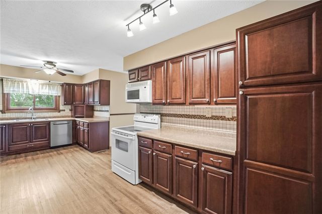 1700 W Sparrow Road, Green Twp, OH 45502
