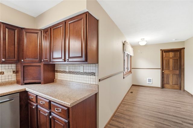 1700 W Sparrow Road, Green Twp, OH 45502