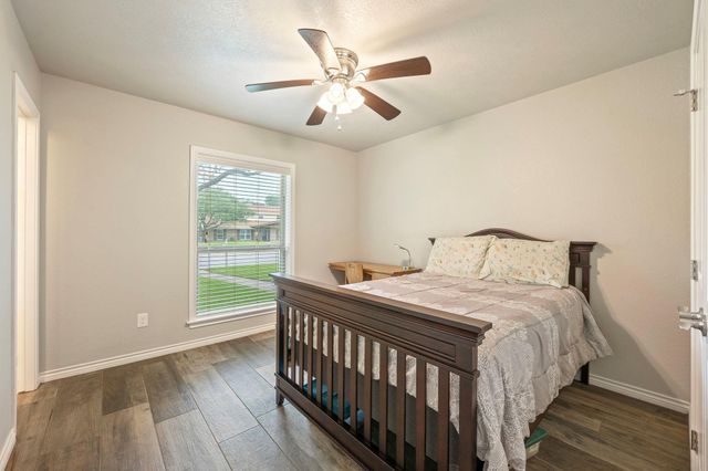1208 Broadmoor Drive, Bryan, TX 77802