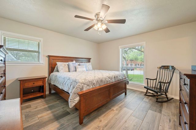 1208 Broadmoor Drive, Bryan, TX 77802