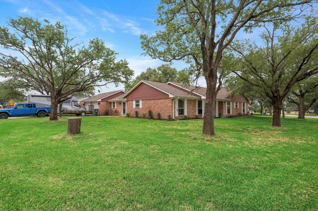 1208 Broadmoor Drive, Bryan, TX 77802