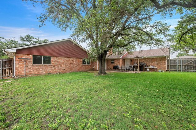 1208 Broadmoor Drive, Bryan, TX 77802