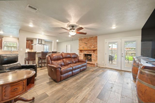 1208 Broadmoor Drive, Bryan, TX 77802