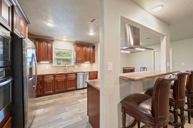 1208 Broadmoor Drive, Bryan, TX 77802