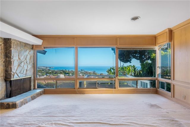 17 N Vista De La Luna, Laguna Beach, CA 92651