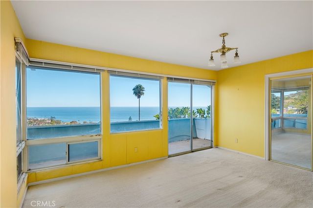17 N Vista De La Luna, Laguna Beach, CA 92651