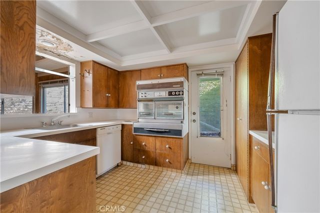 17 N Vista De La Luna, Laguna Beach, CA 92651