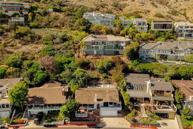 17 N Vista De La Luna, Laguna Beach, CA 92651