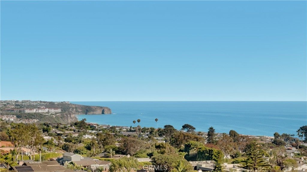 17 N Vista De La Luna, Laguna Beach, CA 92651