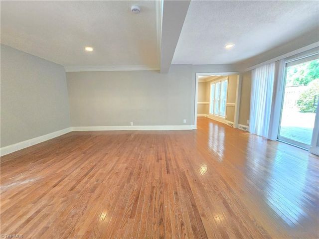 3443 Scarsborough Drive, Winston-salem, NC 27104