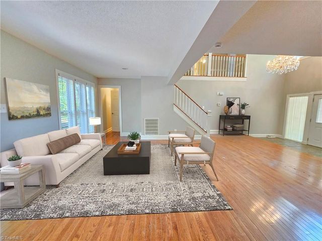 3443 Scarsborough Drive, Winston-salem, NC 27104