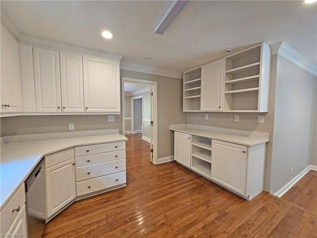 3443 Scarsborough Drive, Winston-salem, NC 27104