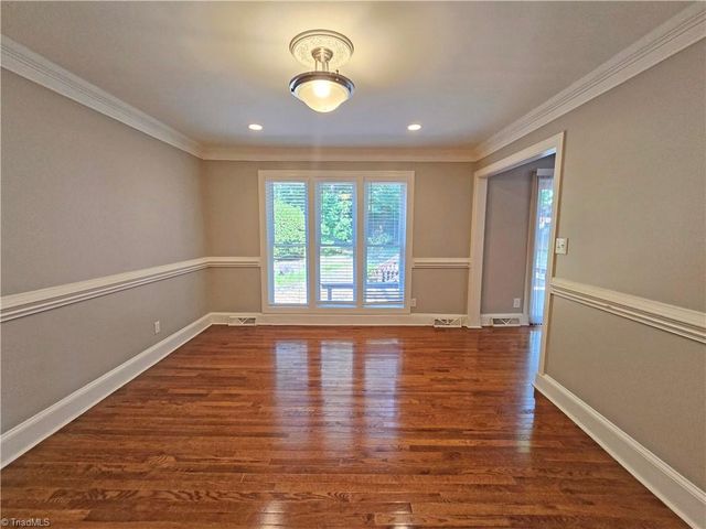 3443 Scarsborough Drive, Winston-salem, NC 27104