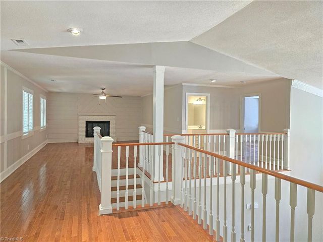 3443 Scarsborough Drive, Winston-salem, NC 27104