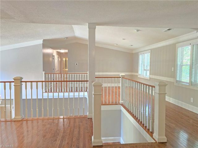 3443 Scarsborough Drive, Winston-salem, NC 27104