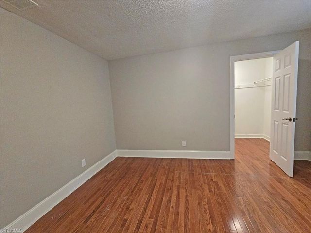 3443 Scarsborough Drive, Winston-salem, NC 27104