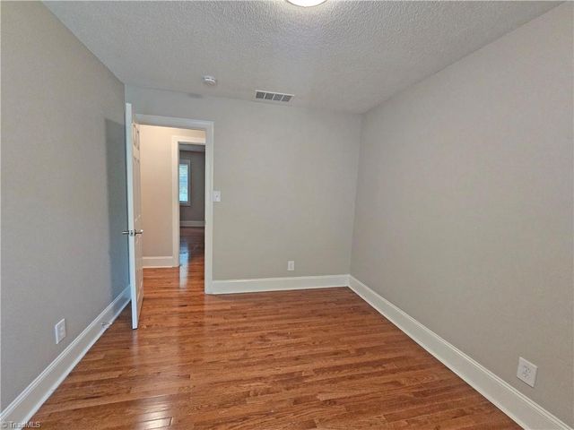 3443 Scarsborough Drive, Winston-salem, NC 27104