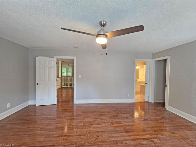 3443 Scarsborough Drive, Winston-salem, NC 27104