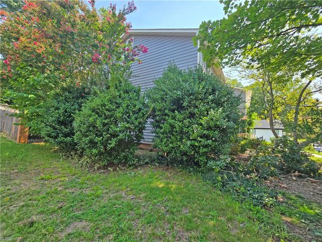 3443 Scarsborough Drive, Winston-salem, NC 27104