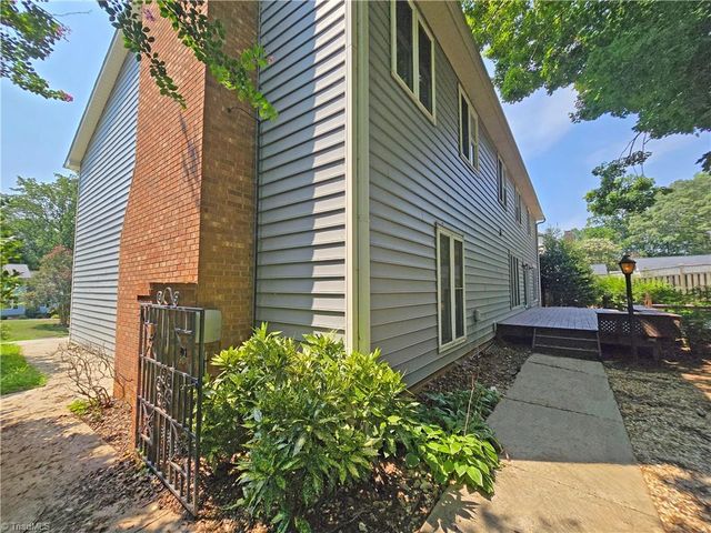 3443 Scarsborough Drive, Winston-salem, NC 27104