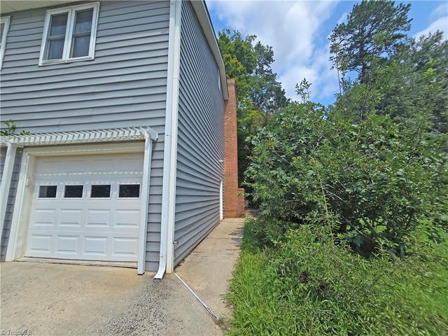3443 Scarsborough Drive, Winston-salem, NC 27104