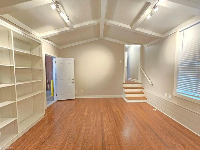 3443 Scarsborough Drive, Winston-salem, NC 27104