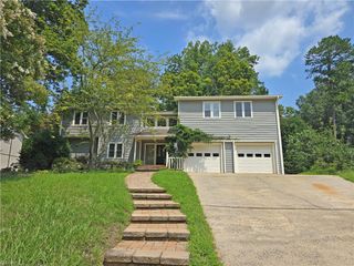 3443 Scarsborough Drive, Winston-salem, NC 27104