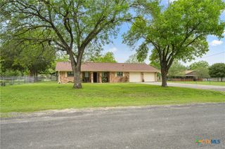 130 Elm Street, Flatonia, TX 78941