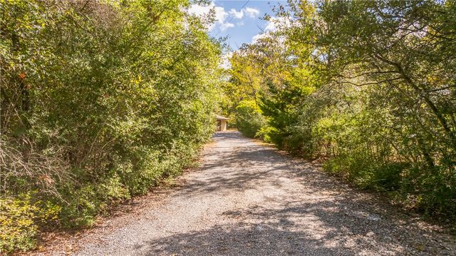 5680 Pratt Road, College Station, TX 77845