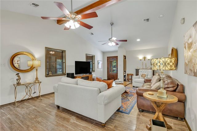 5680 Pratt Road, College Station, TX 77845