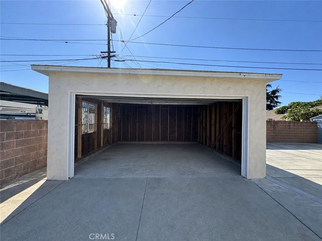 10731 Wright, South Gate, CA 90280