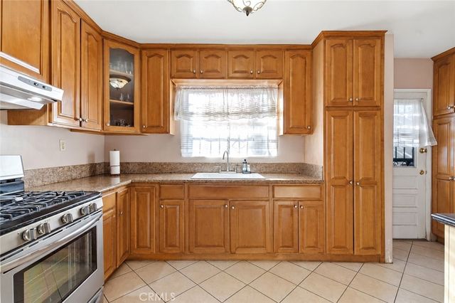 10731 Wright, South Gate, CA 90280