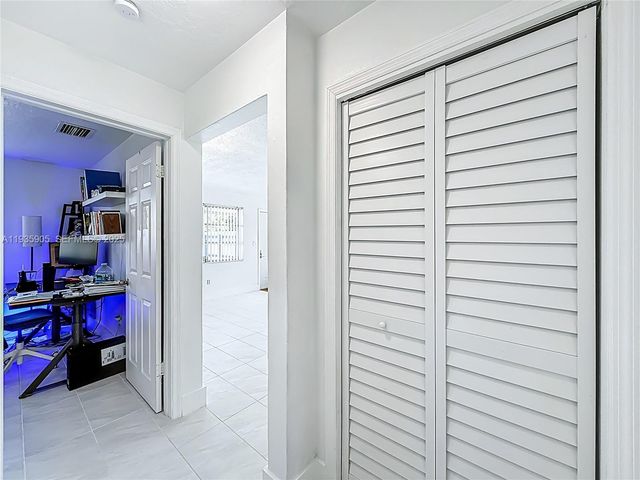 2223 Liberty St, Hollywood, FL 33020