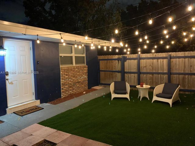 2223 Liberty St, Hollywood, FL 33020