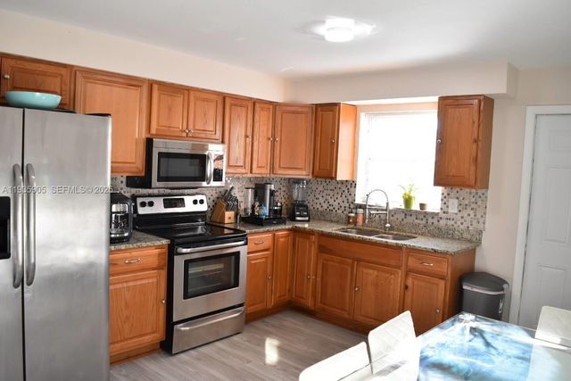 2223 Liberty St, Hollywood, FL 33020