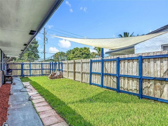 2223 Liberty St, Hollywood, FL 33020