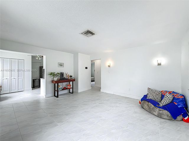 2223 Liberty St, Hollywood, FL 33020