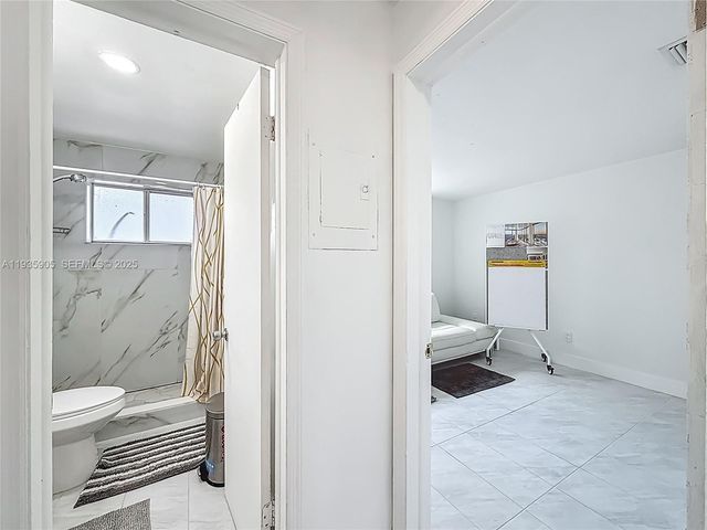 2223 Liberty St, Hollywood, FL 33020