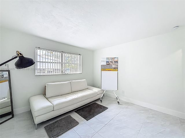 2223 Liberty St, Hollywood, FL 33020