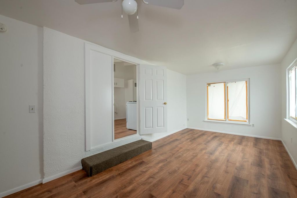 Image 11 of property listing at 2108 E Sussex Way, Fresno, CA 93726