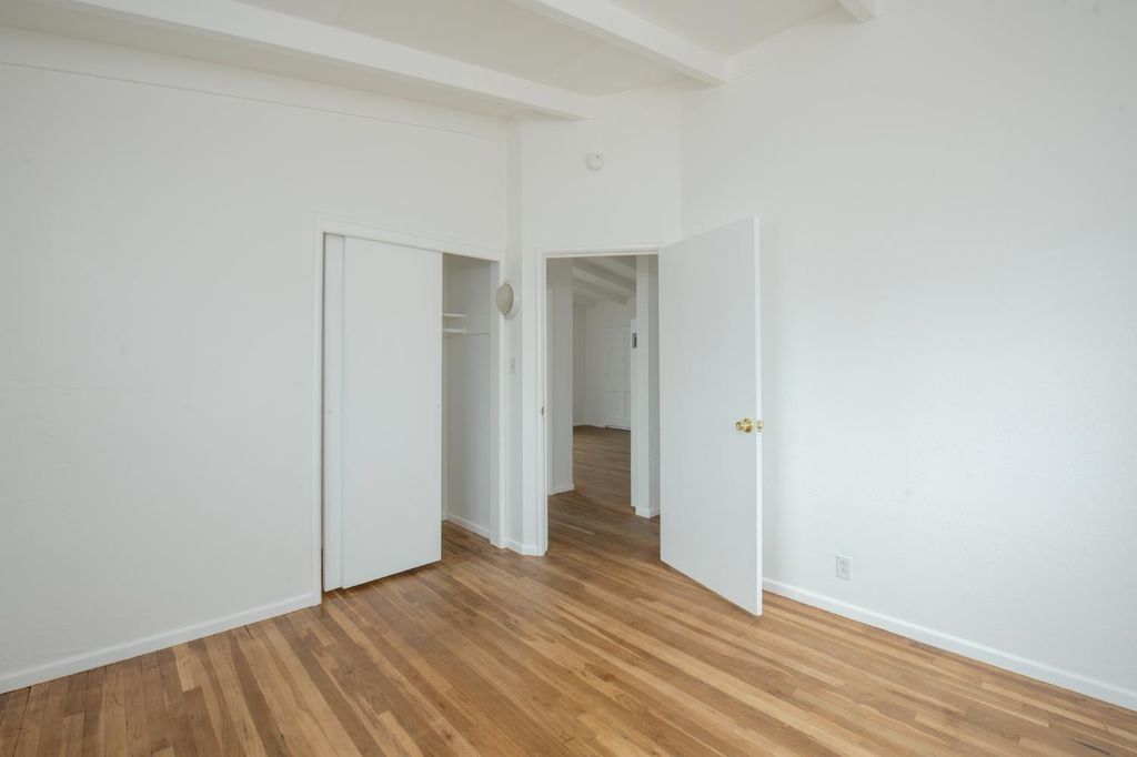 Image 16 of property listing at 2108 E Sussex Way, Fresno, CA 93726