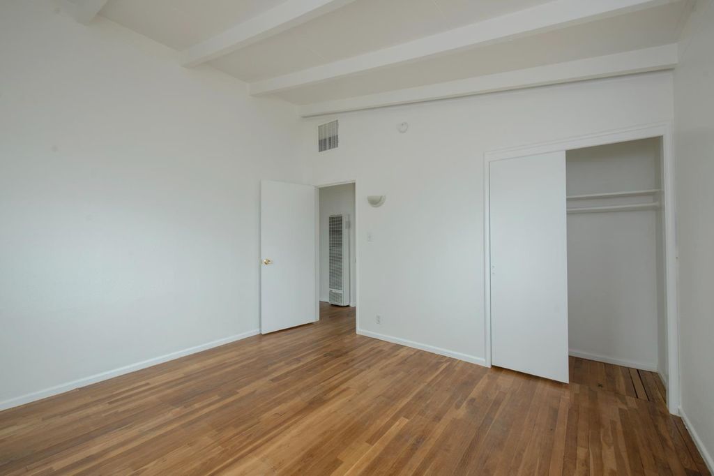 Image 18 of property listing at 2108 E Sussex Way, Fresno, CA 93726